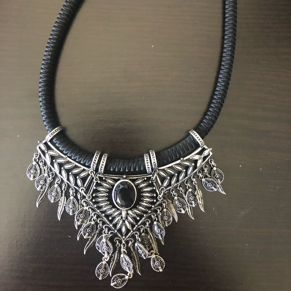Short necklace